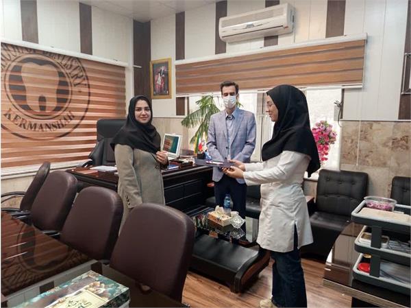 تجلیل از دانشجویان برتر علمی دانشکده دندانپزشکی به مناسبت روز دانشجو