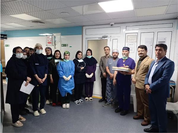 تجلیل مدیریت بیمارستان امام خمینی(ره) از تیم تلاشگر اتاق عمل به مناسبت روز جهانی اتاق عمل